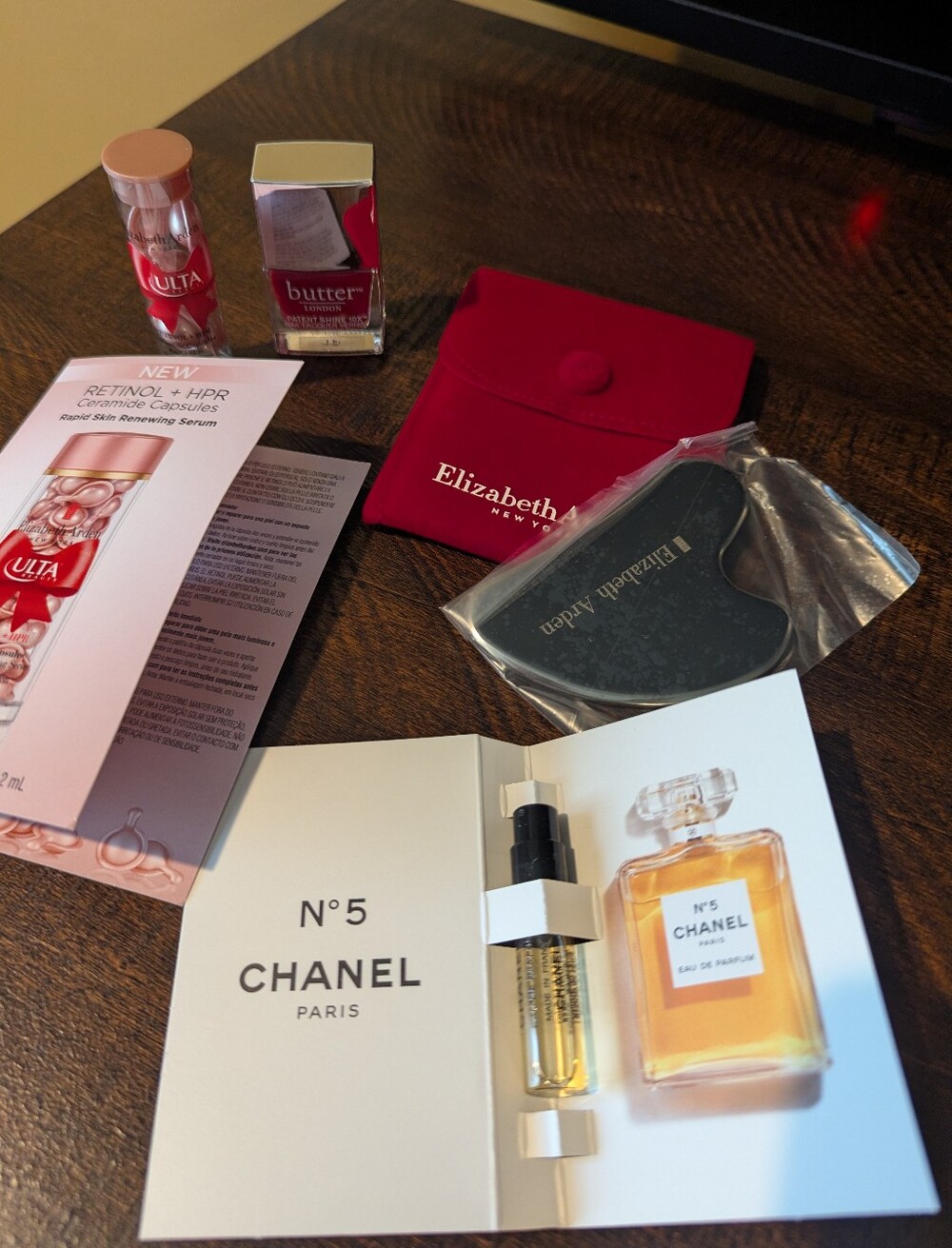 Chanel, Elizabeth Arden, Butter London Lot - Picture 16 of 16
